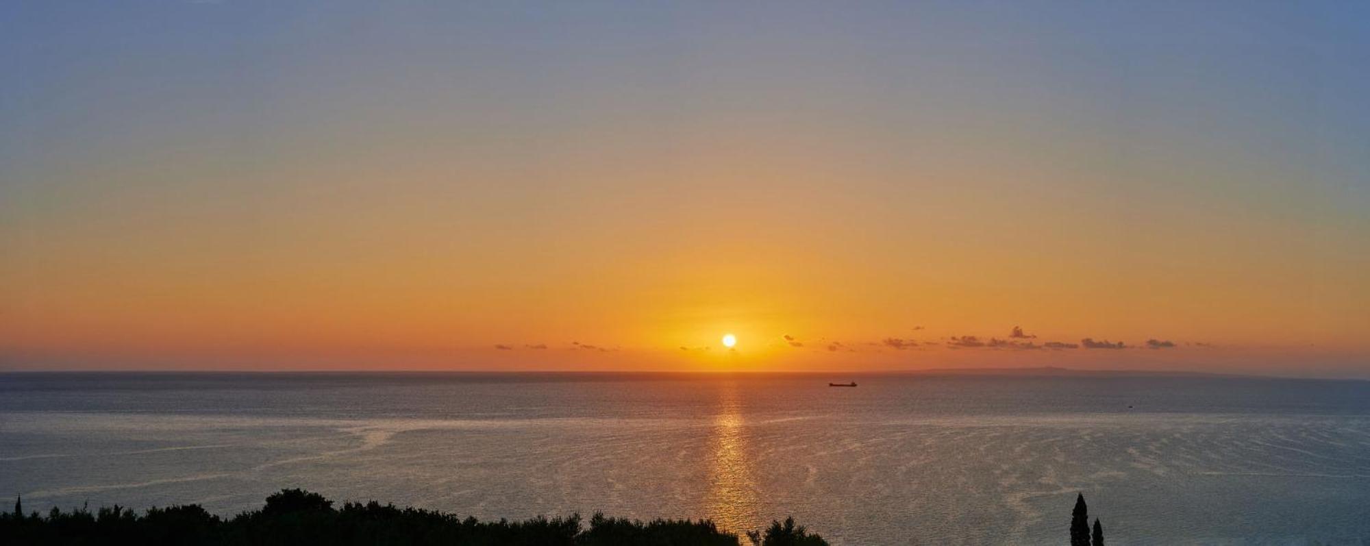 Pelagaki Sunrise Apartment *